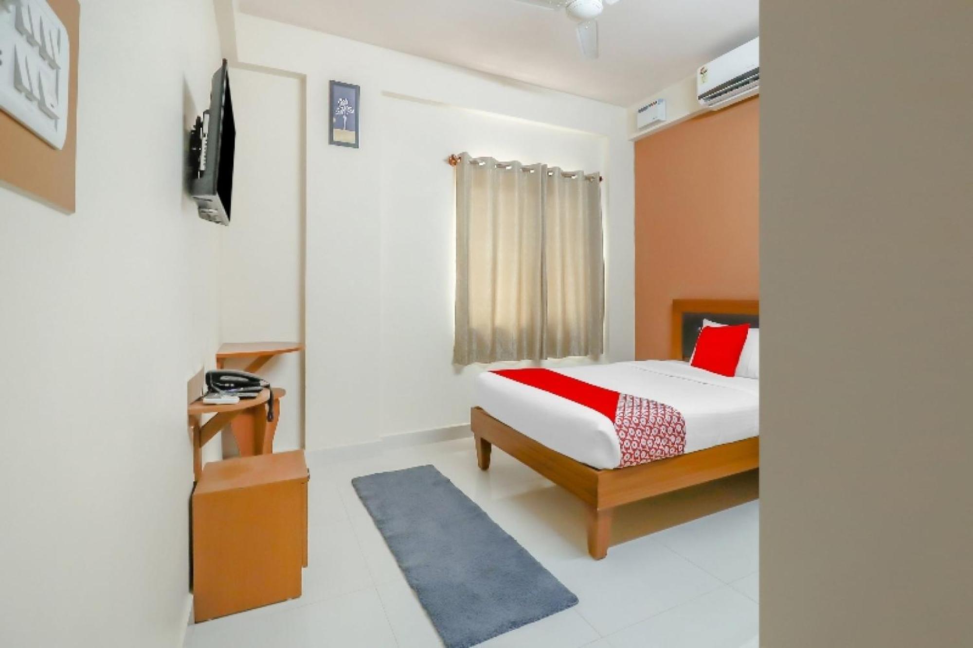 Hotel O The Host Бангалор Екстериор снимка